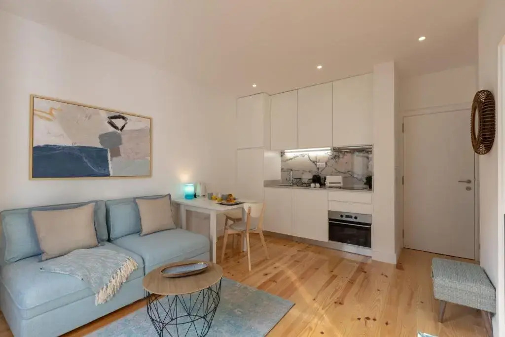 Sweet Flat 4Two in City Center w/ Balcony
