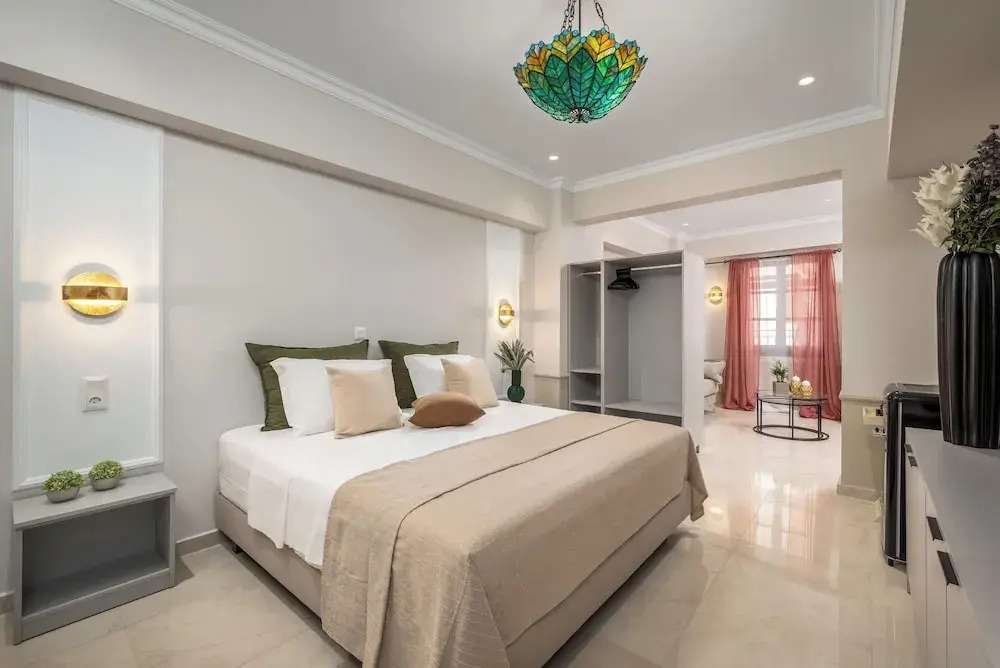 Alegrand Suites