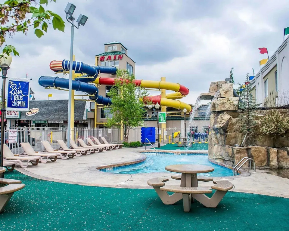 Cedar Stables Inn & Suites