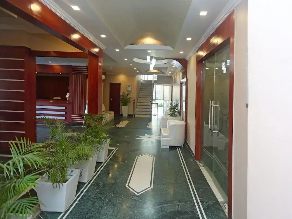 OYO 9537 Hotel Park Grace