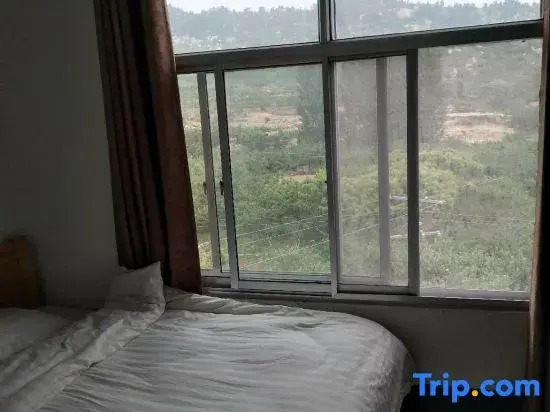 Mengyin Health Preservation Park Farmhouse