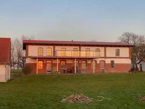 Ferienwohnungen Ostseestern - 7 Apartments, Obstgarten, Lagerfeuer, Spielplatz, Fußbodenheizung, Parken