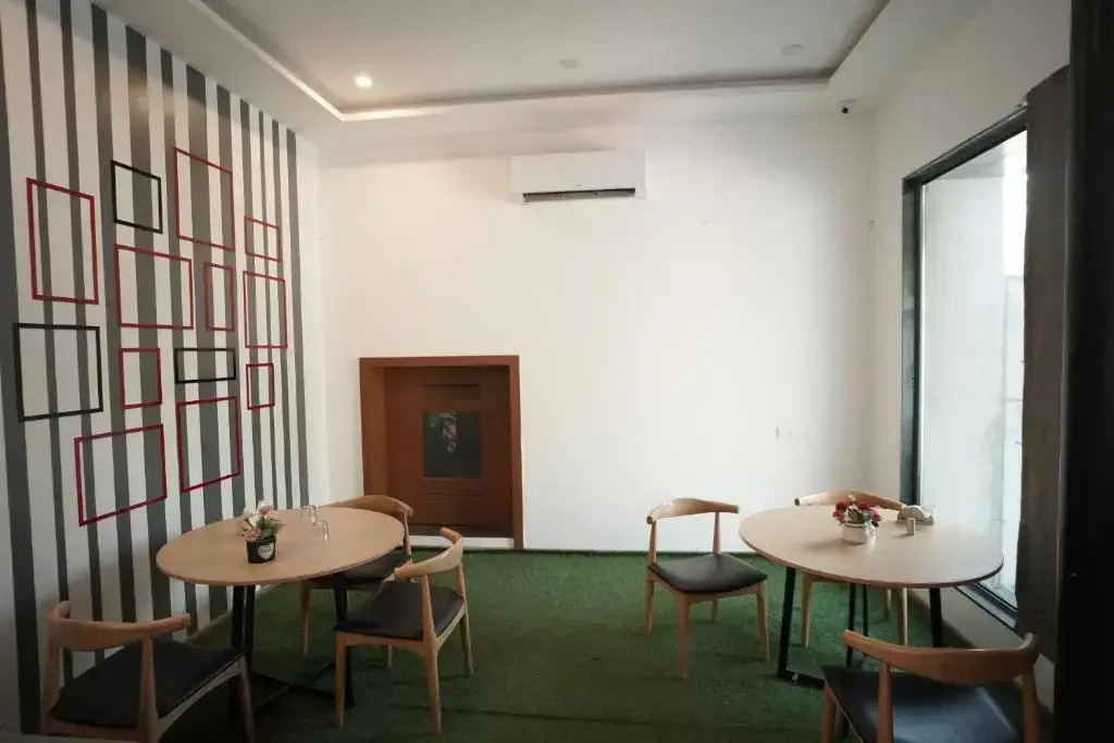 Terrazzo Suits