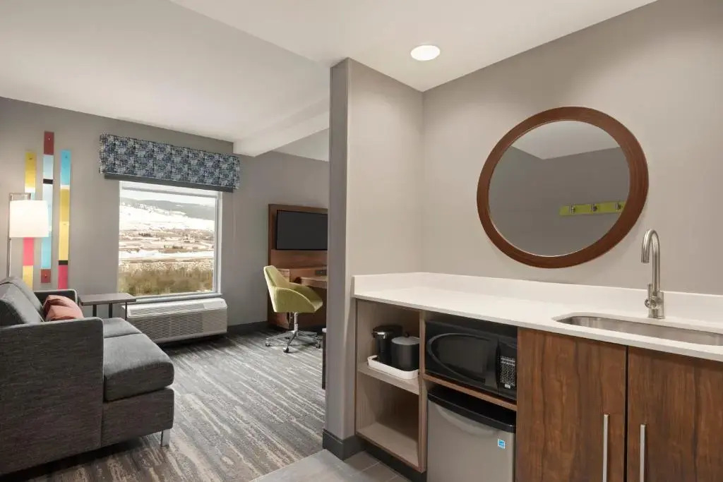 Hampton Inn & Suites Kelowna, British Columbia, Canada