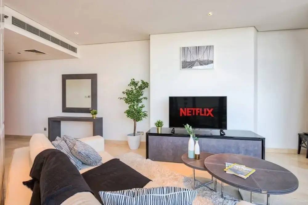 Luxury Apartment Steps Away From Everything!