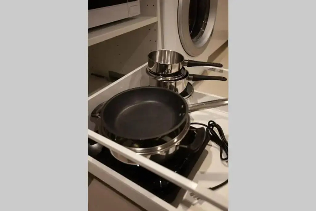 S2 Silom Large room 4-6 guests Full kitchen WIFI