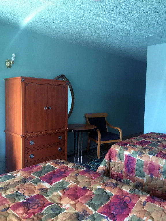 Country Inn Motel