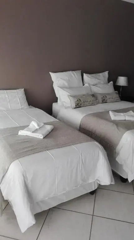 Gemutlich Guesthouse