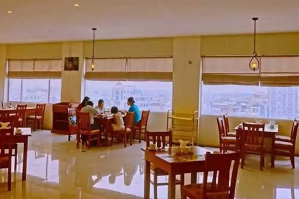 Gold Yadanar Hotel
