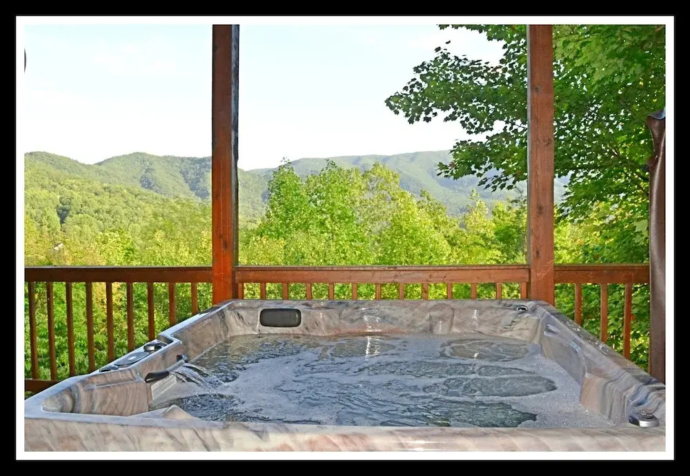 Mountain Tyme Lodge 5 Bedrooms 3 Bathrooms Cabin