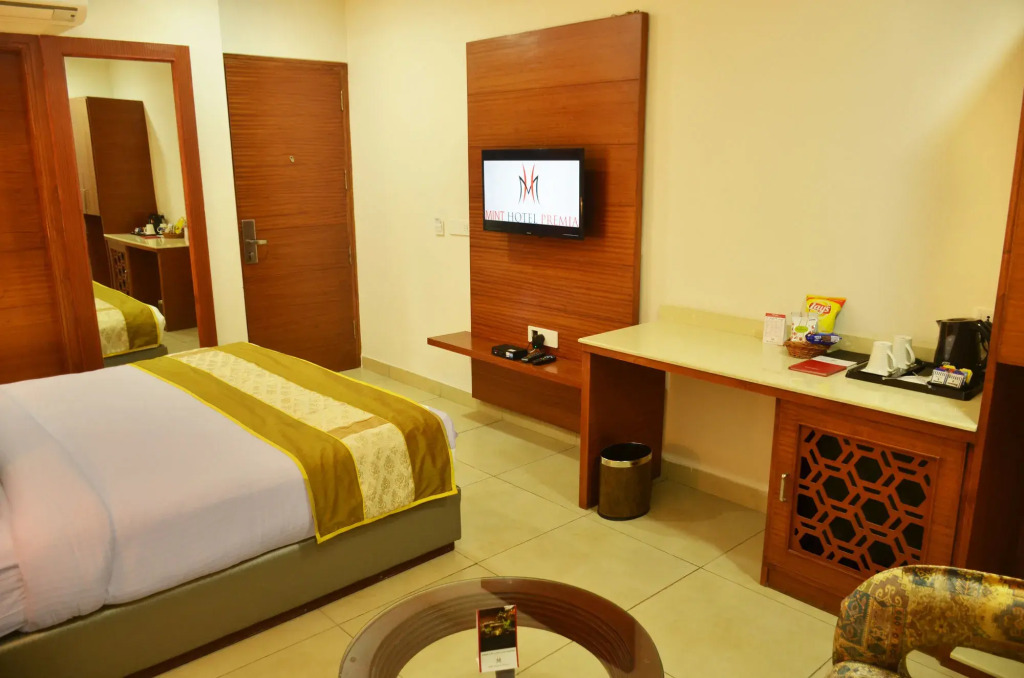 Mint Hotel Premia Chandigarh, Zirakpur
