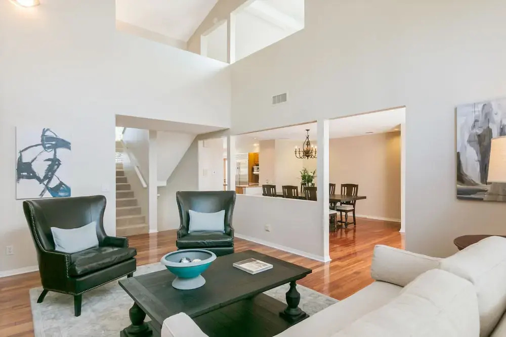 2462 Pierpont Blvd Home