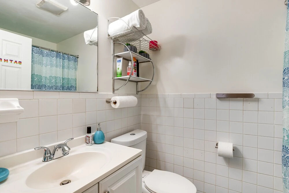 Cozy Newark Getaway 15 Mi to Manhattan