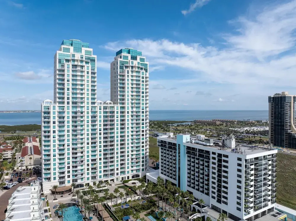 Prestigious Luxury Beach & Bay Patios Xl Size 3 Bedroom Apts