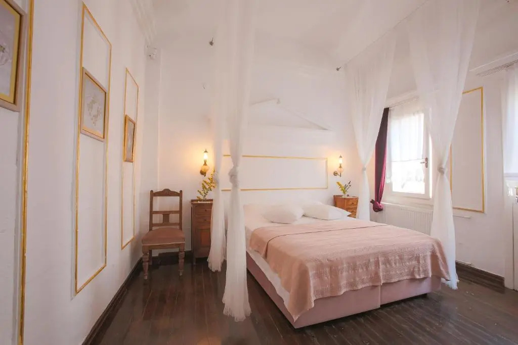 Moshinos Hotel