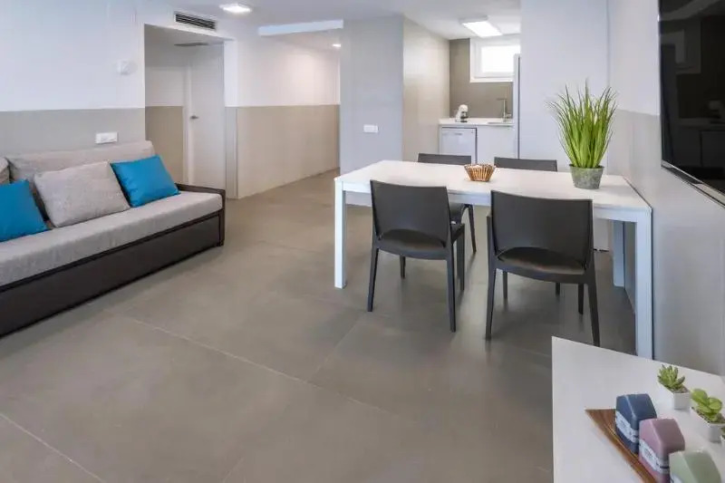 Rentalmar Salou Playa Family Suites & Pool