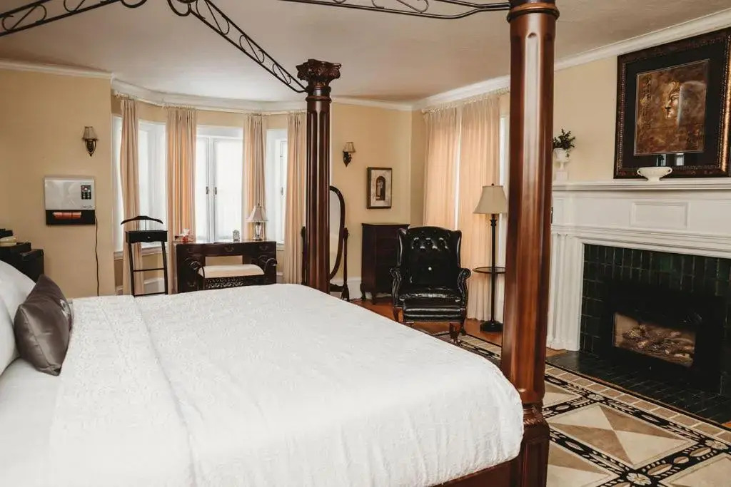 Grey Gables Inn