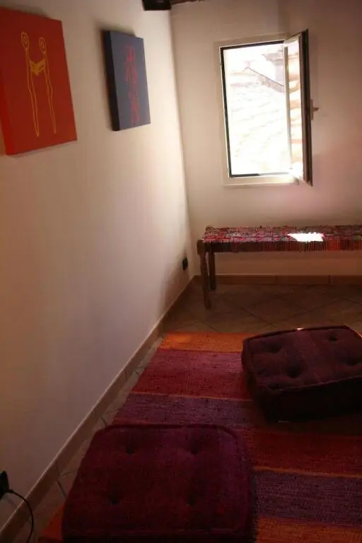 Apartment 25