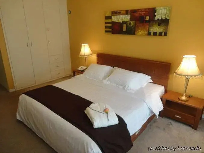 Oasis Court Hotel Apartments