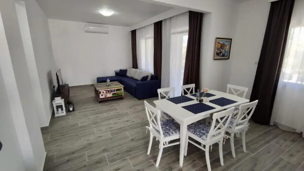 Blue Charm House - Apartment 2