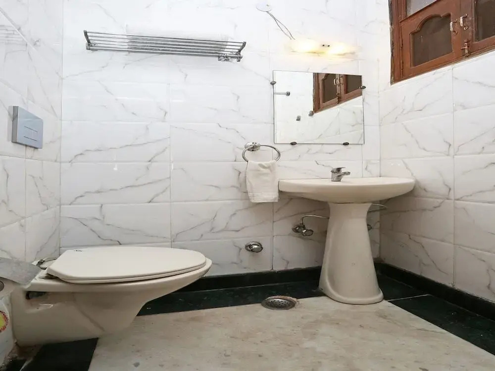 ASR Guest House by OYO Rooms