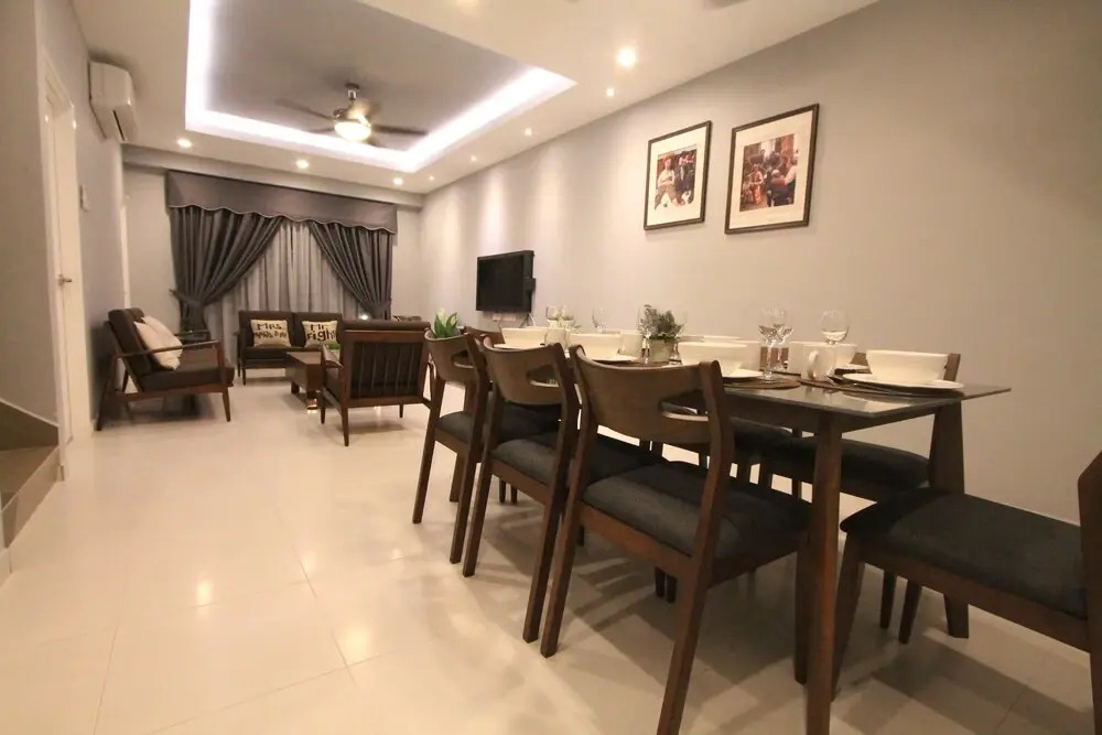 Ian's Genesis Townhouse