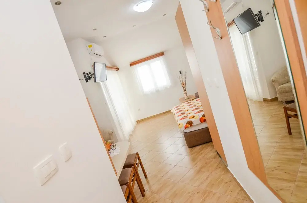 Apartments Ivanovic - Studio With Balcony and sea View