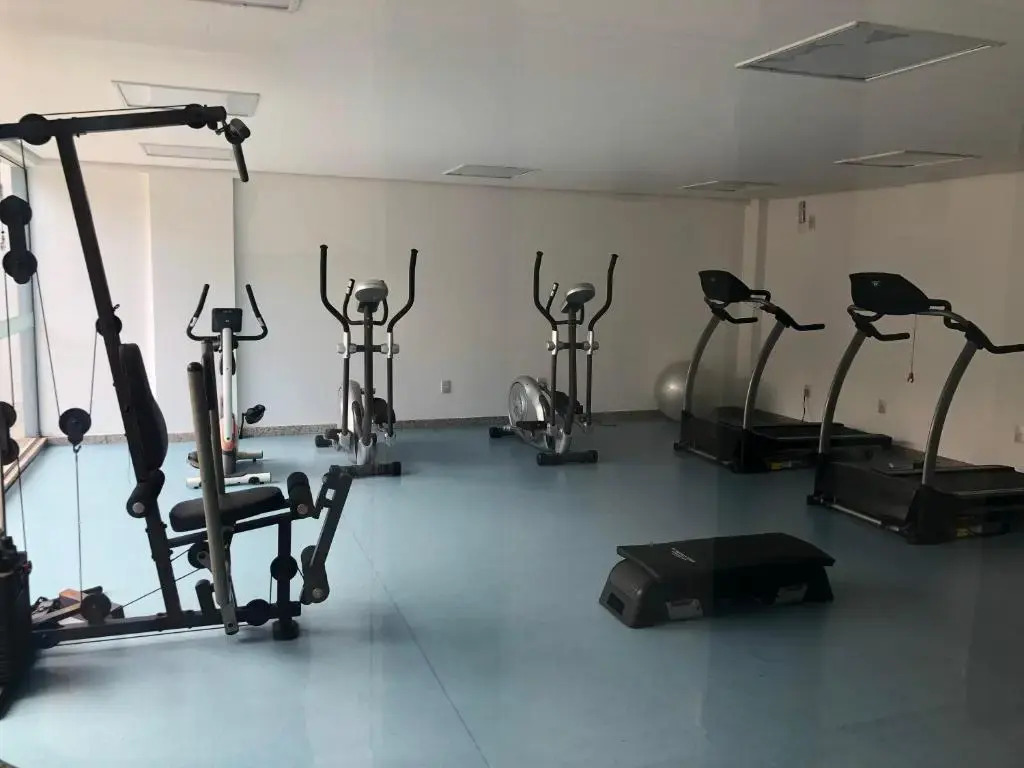 Apartamento com 4 suítes pé na areia
