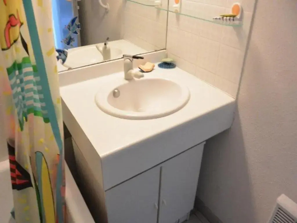 Appartement Cap d'Agde, 2 pièces, 6 personnes - FR-1-607-11