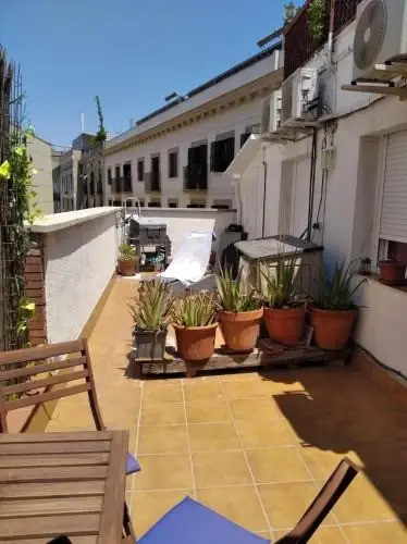 Old Town Apartment With Balcony And Wifi