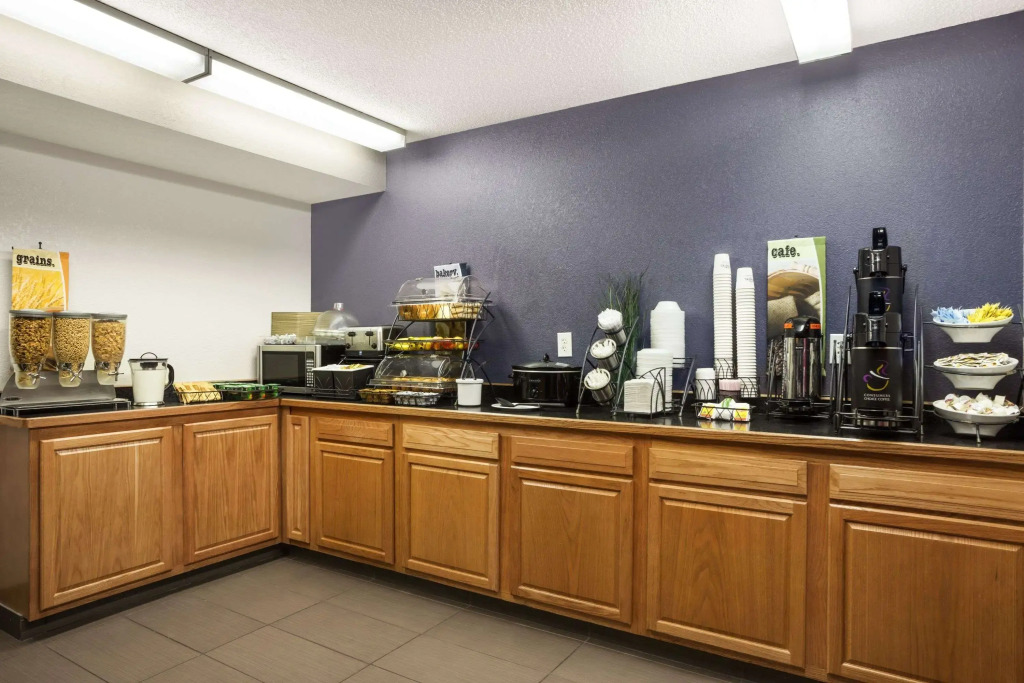 Microtel Inn By Wyndham Louisville East