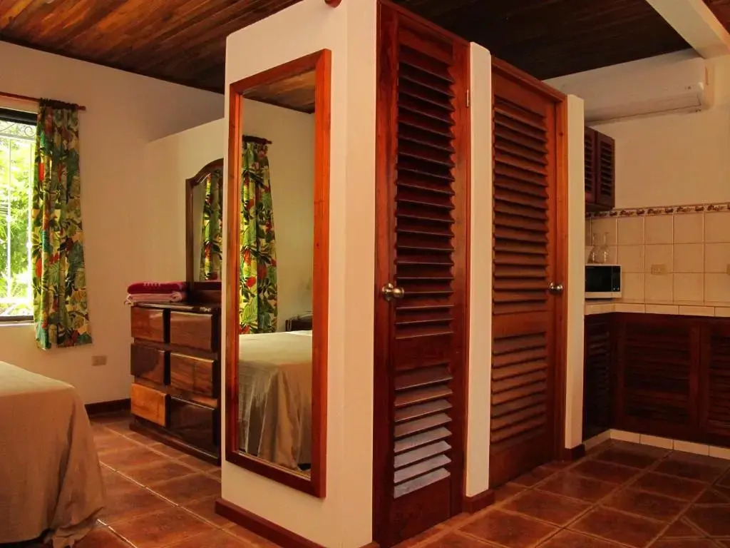 Casa Amarilla