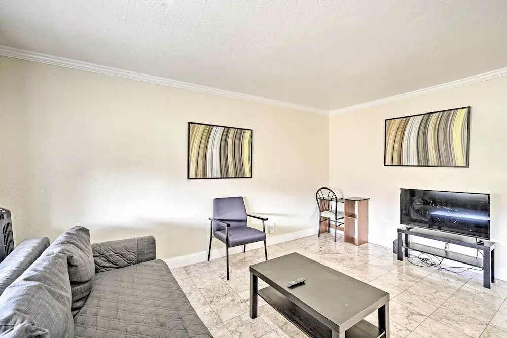 Sunnyvale Apartment With Off-street Parking