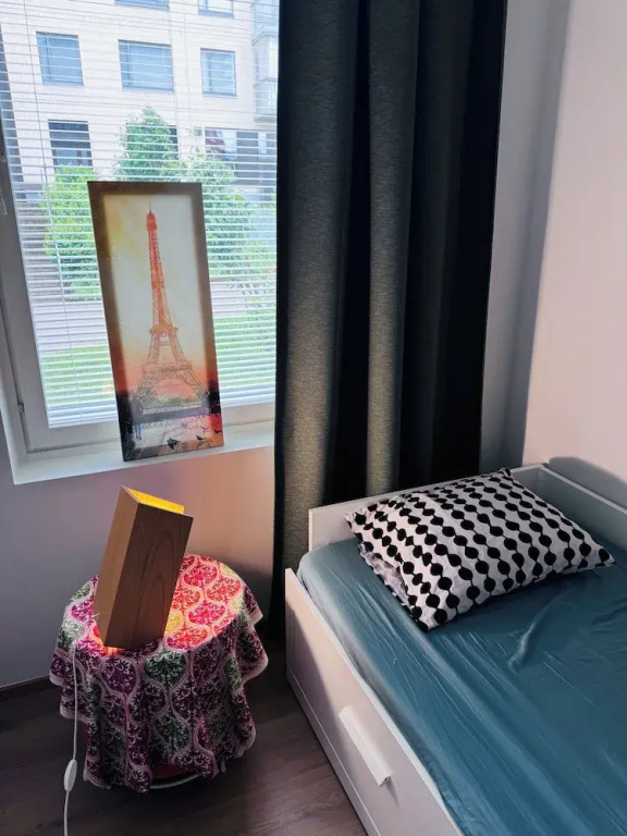 Scandi Sun 2BR With Lemon Accents