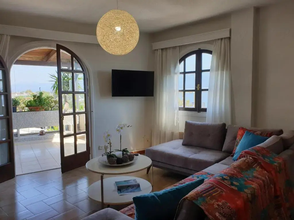 Selianitika Bay Loft 360