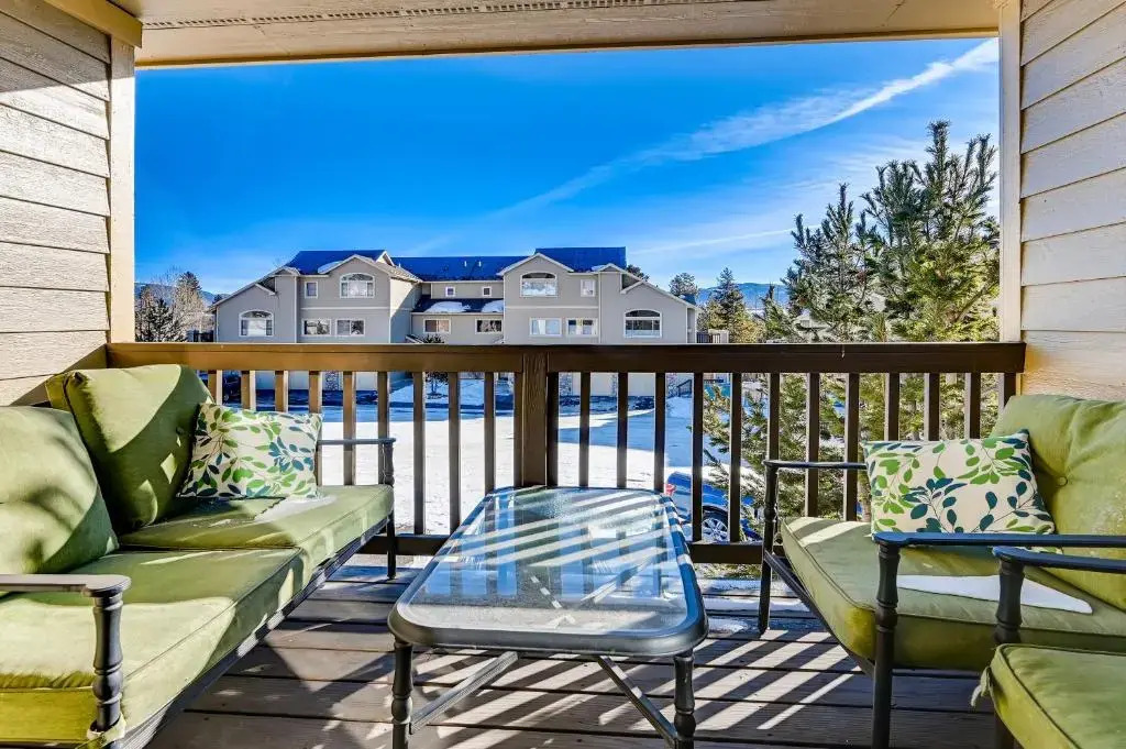 Two-Bedroom Townhome 103F at The Pointe