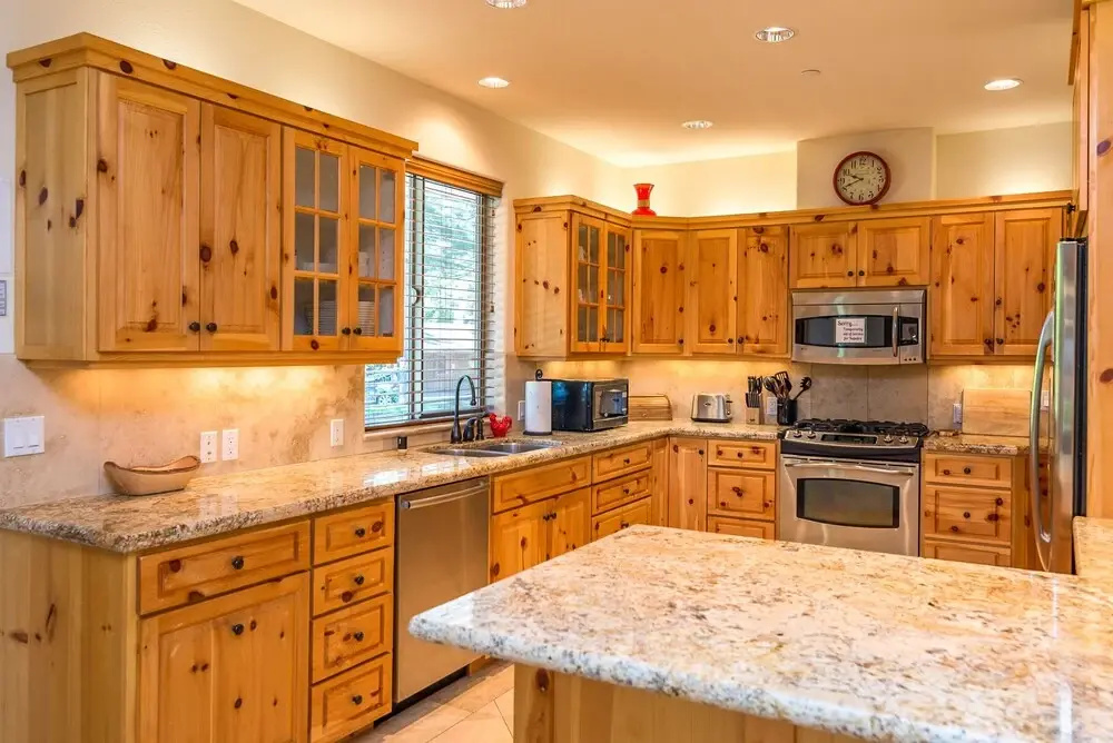 Large 4br W/ Pool, Fenced Backyard - Bike To Beach 4 Bedroom Home
