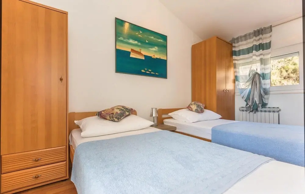 3 Bedroom Lovely Home In Blato Na Cetini