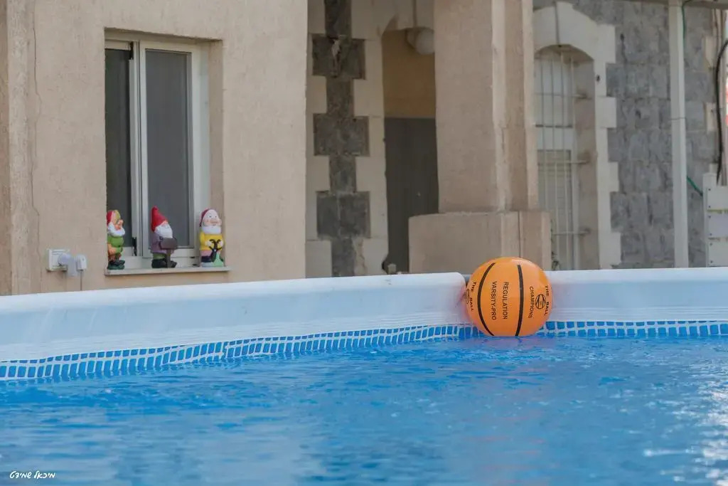 Domos Tiberias - Heated pool דומוס טבריה- בריכה מחוממת דקת הליכה לממד