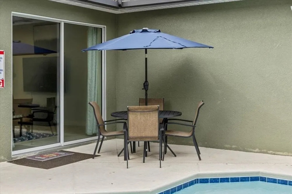 Fun In The Sun 5 Bed 5 Bath - Pool Near Disney 5 Bedroom Home by RedAwning