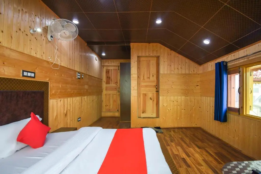 OYO 66476 Hotel Divine Kashmir