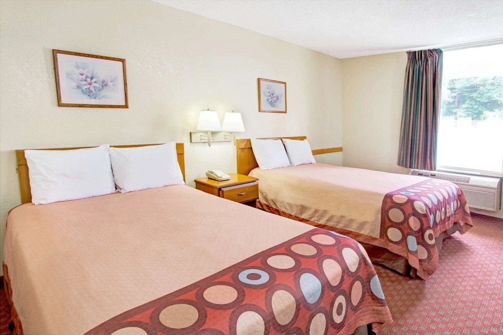 Super 8 by Wyndham Walterboro