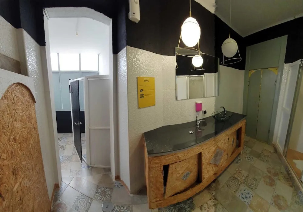 Aykibom Hostel