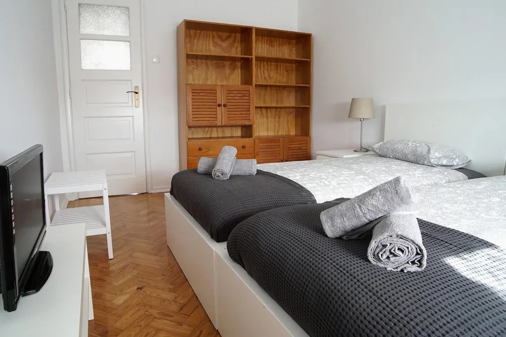Spacious 2 Bedroom Apartment in Belém