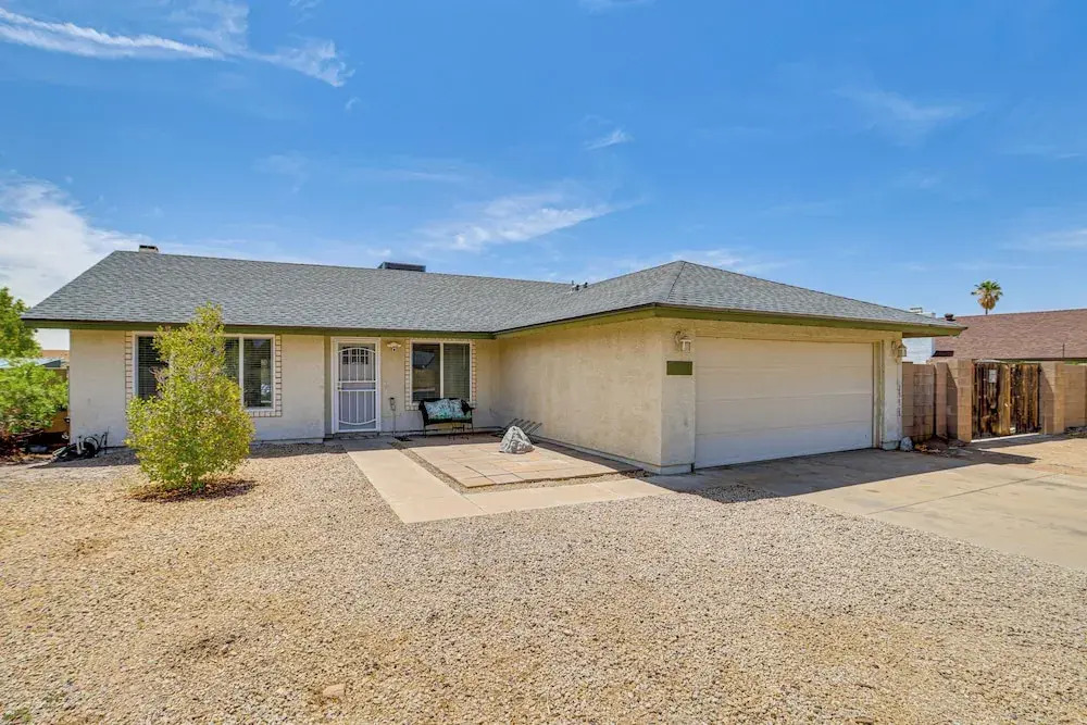 Welcoming Group Getaway w/ Pool & Patio in Peoria!