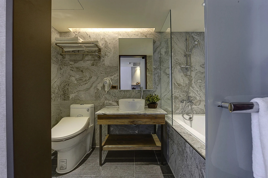Lan Kwai Fong Garden Hotel