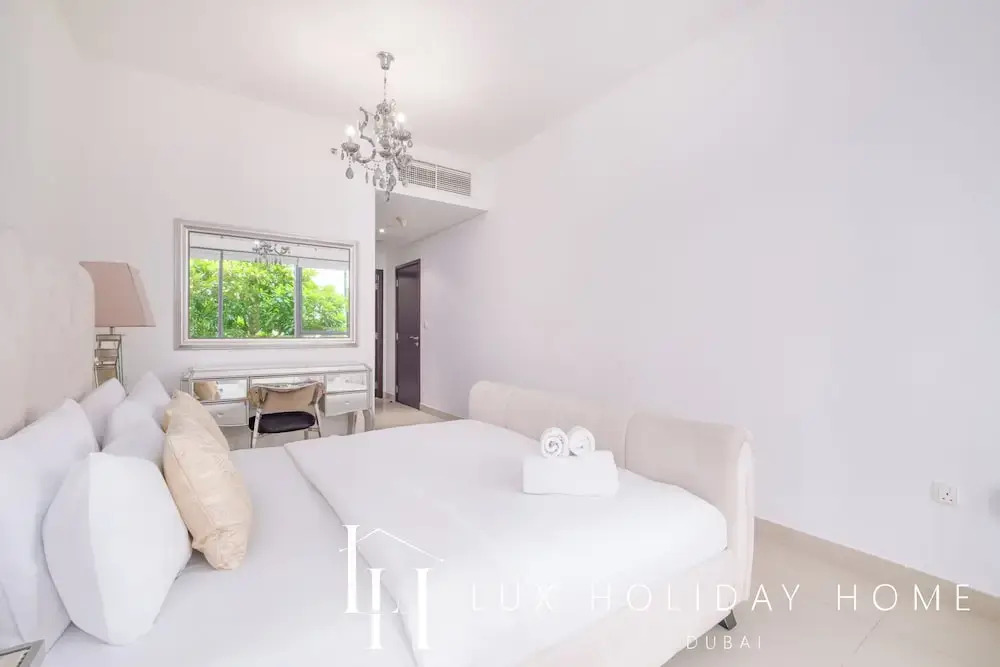 LUX The Downtown Blvd Suite