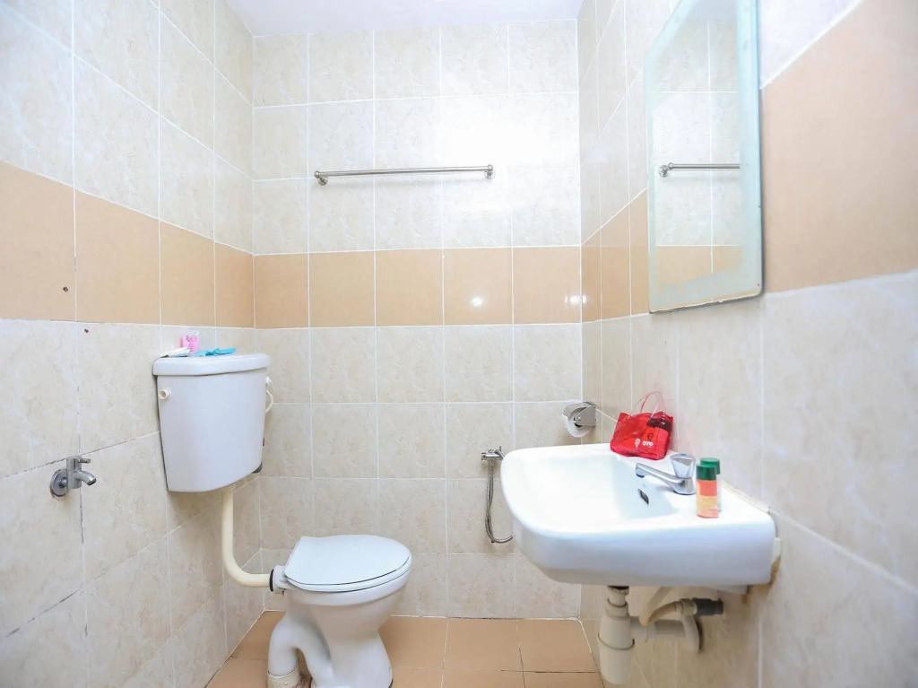 OYO Rooms Jalan Danga Sutera