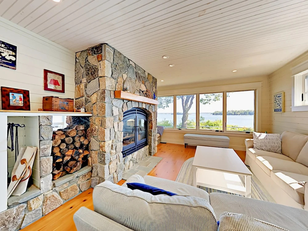 46 Maquoit Drive Home