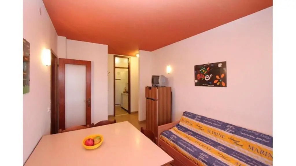 Seafront Apartment - Beahost